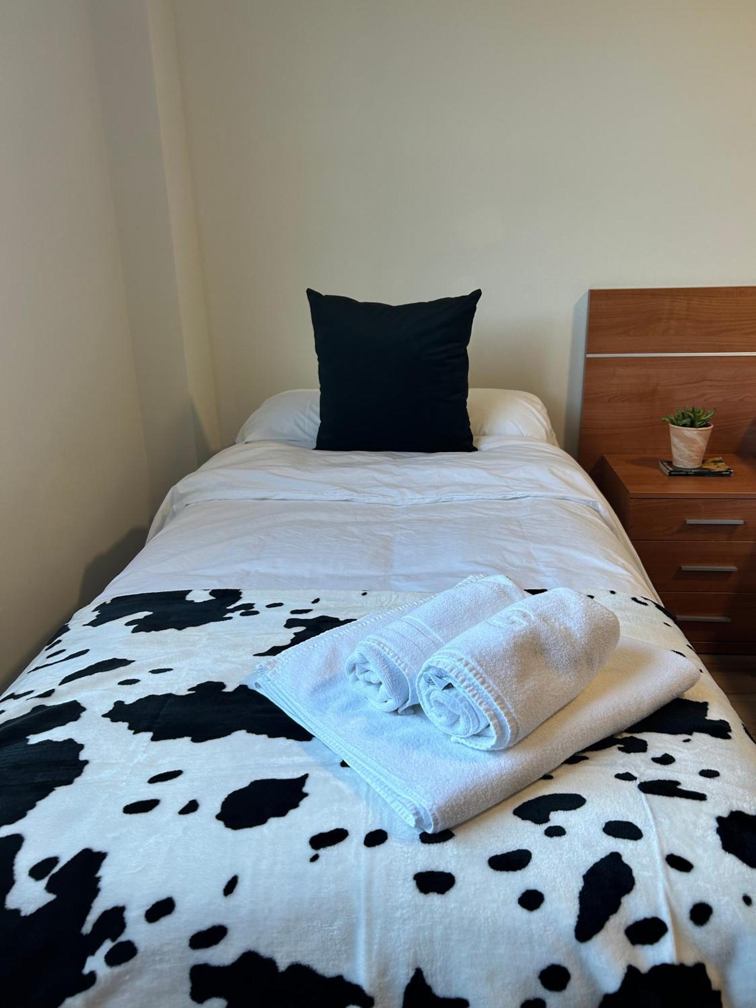 فندق Bicis & Vacas La Pola de Gordon المظهر الخارجي الصورة